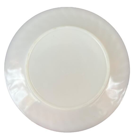 Classic Fire King Milk Glass Dinner Plate Gold Accent Ovenproof USA - Picture 4 of 12